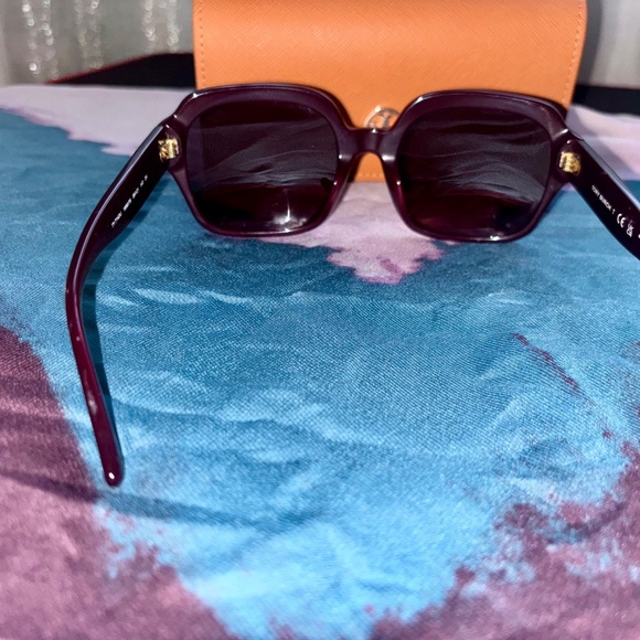 Tory Burch Oval Sunglasses (MSRP $205) - Picture 2 of 6